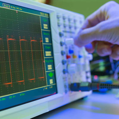 Ulの実験室Tuvの石鹸水のテスト ラボは街灯のテストの検出および証明サービスを導いた