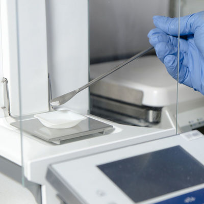 科学者のFDAの実験室の証明代理店の食糧ペットは第三者の認証サービスに与える