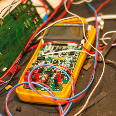 携帯電話のテスト ラボは無線電気器具を錠剤にする第三者の認証サービスを整備する